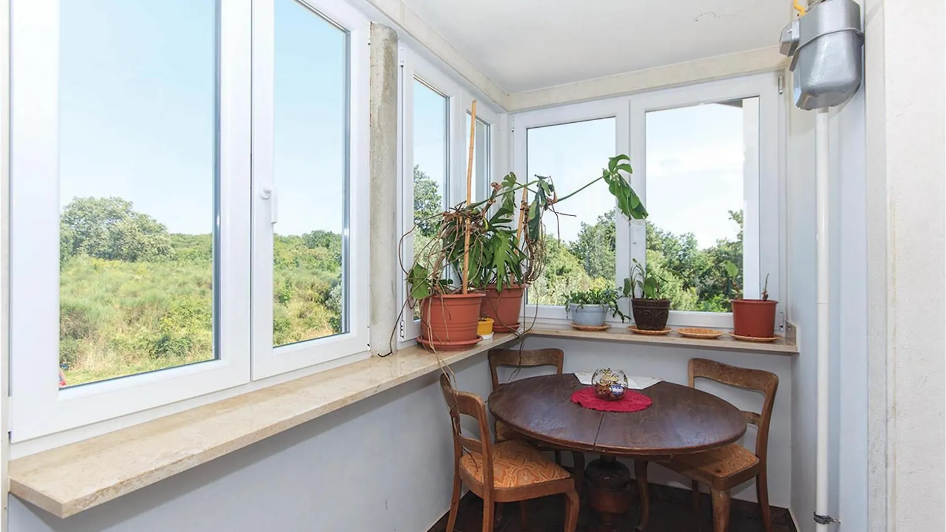 2 Bedroom Stunning Apartment In Medolino