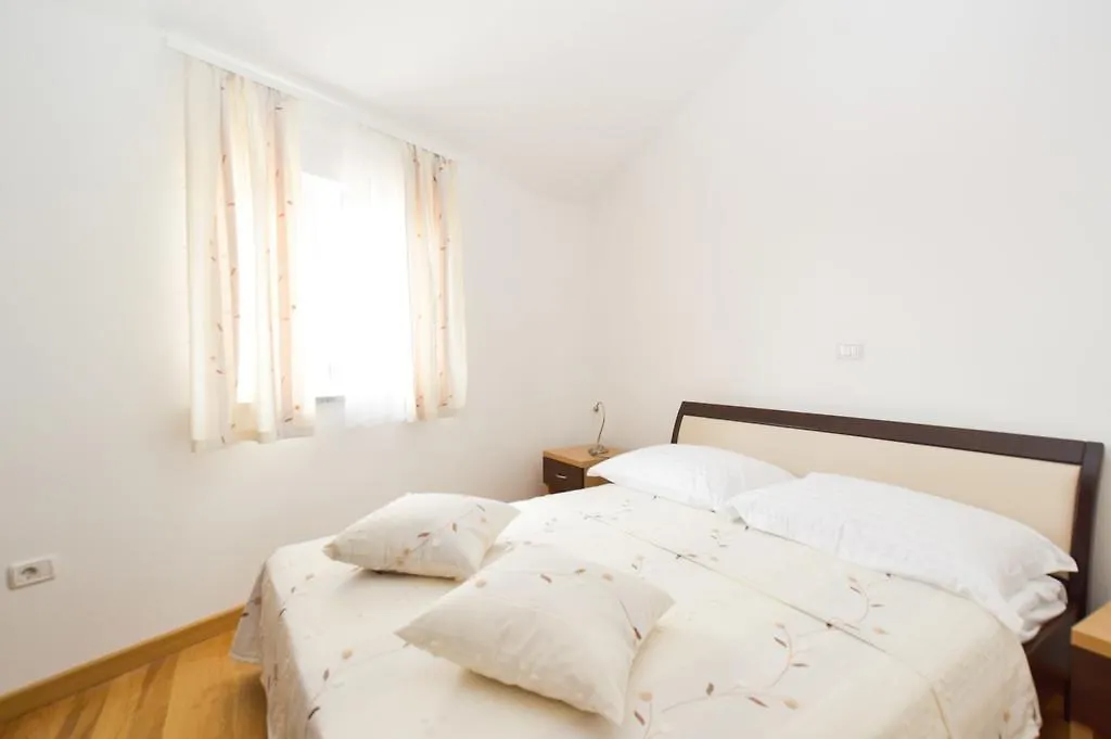 2 Bedroom Stunning Apartment In Medolino Croazia