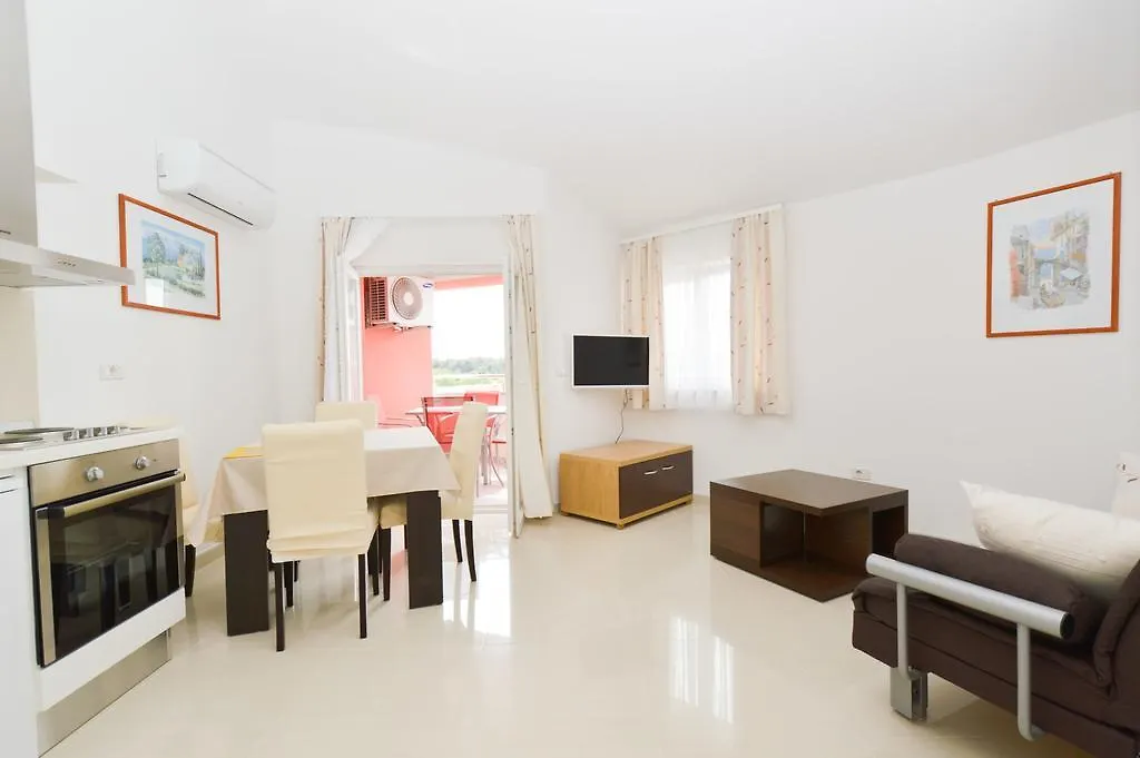 2 Bedroom Stunning Apartment In Medolino