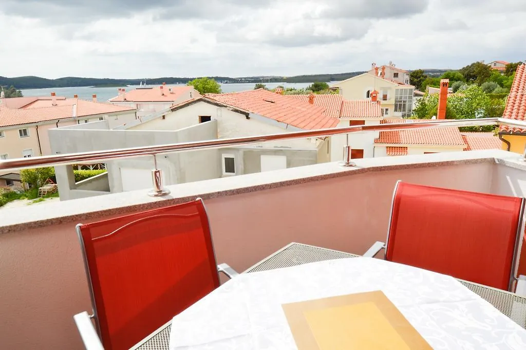 2 Bedroom Stunning Apartment In Medolino 0*,